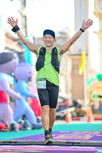 BIB: 990
                            <button type="button" onclick="openModal(24886324)" class="btn btn-primary btn-sm float-right btn-popup" data-toggle="modal" data-target=".modal-high-quality">
                        <i class="fas fa-shopping-cart"></i> Add to Cart
                    </button>
                                            <button type="button" onclick="isThisMe(24886324, true)" class="btn btn-success btn-sm float-right btn-popup btn-isme hidden" data-toggle="tooltip" data-placement="bottom" title="นี่คือรูปของคุณใช่ไหม คลิกที่นี่เพื่อเอาเข้าอัลบั้ม">
                        <i class="fas fa-plus"></i> Add to album
                    </button>
                    <button type="button" onclick="isThisMe(24886324, false)" class="btn btn-warning btn-sm float-right btn-popup btn-isnotme hidden">
                        <i class="fas fa-ban"></i> Remove from album
                    </button>